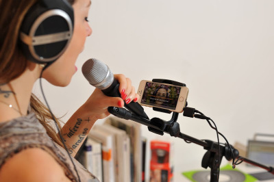 singer_iphone_9